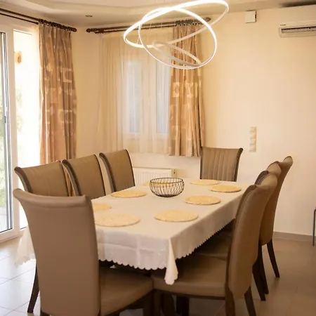 Sarakinos Villa