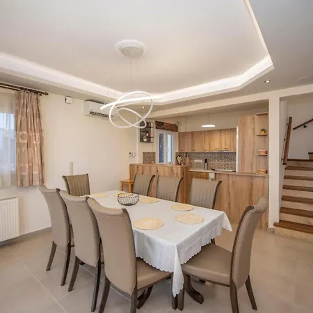 Sarakinos Villa Krinias