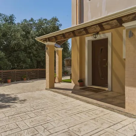 Villa Sarakinos Krinias