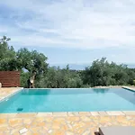 Vila Sarakinos