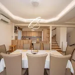 Vila Sarakinos Krinias