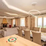 Vila Sarakinos Krinias