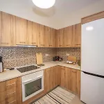 Vila Sarakinos *