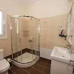 Vila Sarakinos