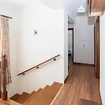Sarakinos Vila *
