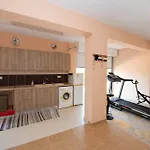 Vila Sarakinos