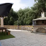 Vila Sarakinos