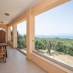 Vila Sarakinos *
