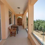 Vila Sarakinos *