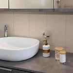 Vila Sarakinos *